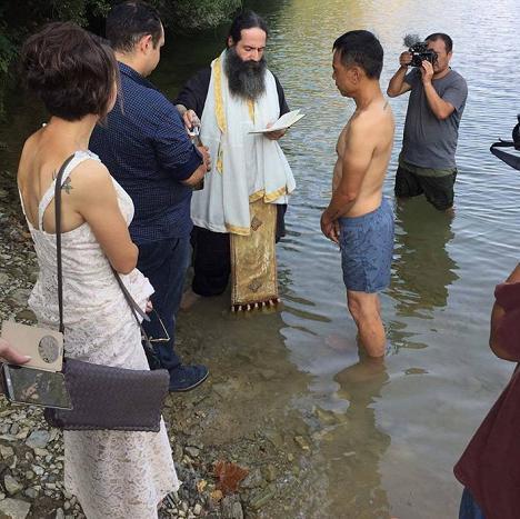 Αλιάκμονα: Κινέζος έκανε χιλιάδες χιλιόμετρα για να βαπτιστεί