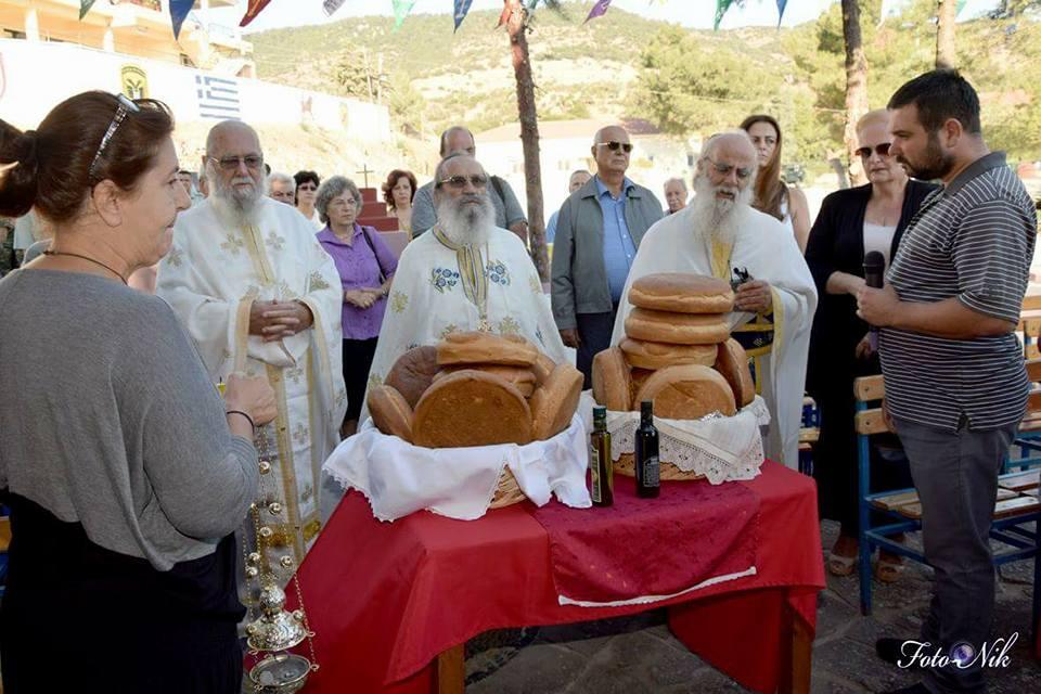 Θεία λειτουργία στο υπέροχο εξωκκλήσι του εν Χώναις θαύματος του Αρχαγγέλου Μιχαήλ στο στρατόπεδο του Μανταμάδου