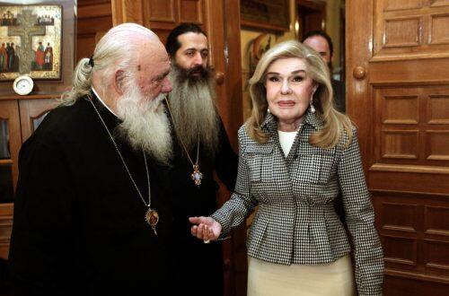 Συγκινημένη για την συνάντησή της με τον Αρχιεπίσκοπο η Μαριάννα Βαρδινογιάννη