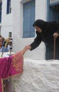 Μητρόπολη Σύρου: Τρισαρχιερατική Θεία Λειτουργία μετακομιδής ιερών Λειψάνων Αγίου Ιγνατίου