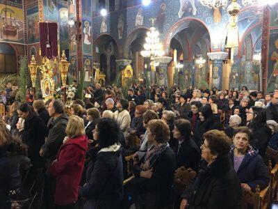 Λάρισα: Κοσμοπλημμύρα στον τελευταίο Εσπερινό για την Αγία Ζώνη