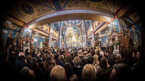 Χιλιάδες πιστοί στην Πανηγυρική Θεία Λειτουργία ενώπιον της Τιμίας Ζώνης της Θεοτόκου 
