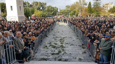 Κοσμοπλημμύρα στην Πάτρα για τον Πολιούχο Άγιο Ανδρέα-Μεγαλόσταυρος στον πρόεδρο της Δημοκρατίας