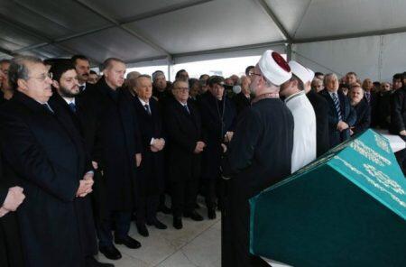 Οικουμενικός Πατριάρχης και Ερντογάν στην κηδεία Γιλμάζ