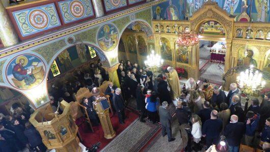 Ναύπακτος: Θεία Λειτουργία των Χριστουγέννων στον Ναό Αγίου Δημητρίου