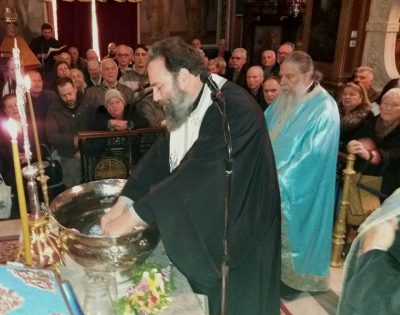 Θεοφάνεια-Παραμονή: Πλήθος πιστών στο Ναό Κοιμήσεως της Θεοτόκου Αμαρουσίου
