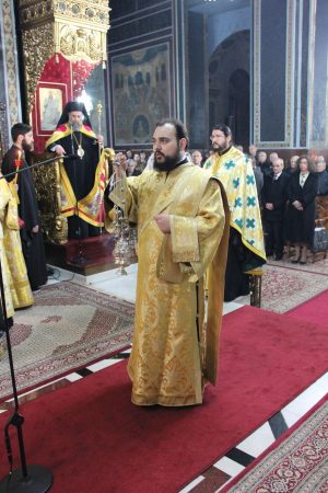 Εορτή της συνάξεως των Αγίων Τριών Ιεραρχών στη Μητρόπολη Θεσσαλιώτιδος