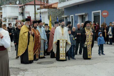 Κοσμοσυρροή στο Μαντούδι για την Τίμια Κάρα του Οσίου Δαβίδ