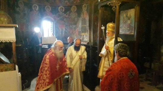 Θεία Λειτουργία και Λιτάνευση Εικόνων στο Σπήλαιο Γρεβενών