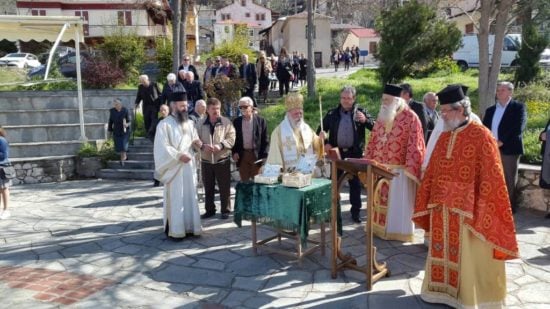 Θεία Λειτουργία και Λιτάνευση Εικόνων στο Σπήλαιο Γρεβενών
