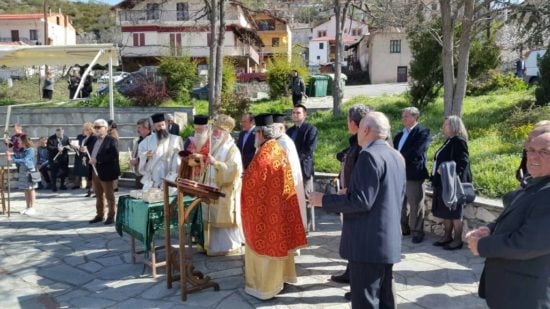 Θεία Λειτουργία και Λιτάνευση Εικόνων στο Σπήλαιο Γρεβενών
