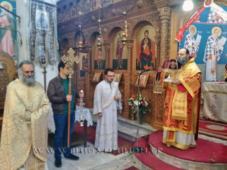 Ιωάννινα: Θεία Λειτουργία στον Ναό Αγίου Αποστόλου Παύλου στα Σεισμόπληκτα 