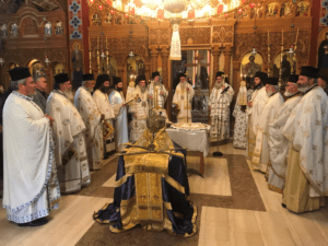 Αρχιερείς και πιστοί στο Πενταετές Μνημόσυνο του Μητροπολίτου Κισάμου κυρού Ειρηναίου
