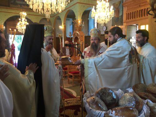 Δισαρχιερατική Πανηγυρική Θεία Λειτουργία στον εορτάζοντα Ενοριακό Ναό Αγίας Τριάδος Καλάμου