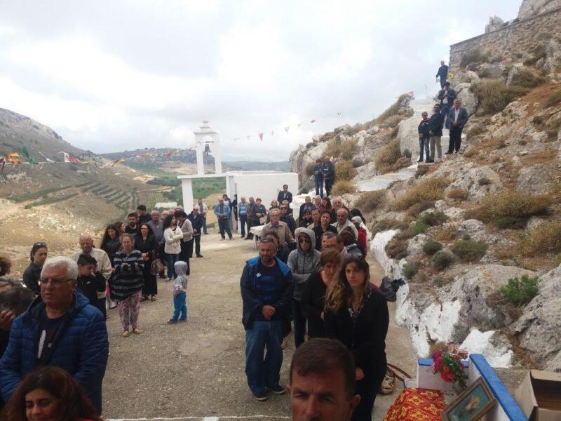 Η πανήγυρη του σπηλαιώδους ναού του Αγίου Πνεύματος στους Αρμένους Σητείας