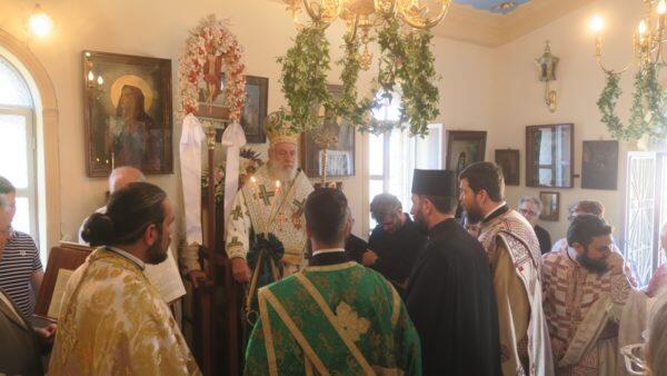 Σύρος: Στον Ναό του Αγίου Θεράποντος ο Μητροπολίτης Δωρόθεος - Χειροτονία Διακόνου