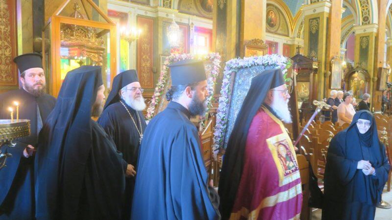 Σύρος: Με λαμπρότητα τιμήθηκε η μνήμη του Αγίου Ιερομάρτυρος Δωροθέου