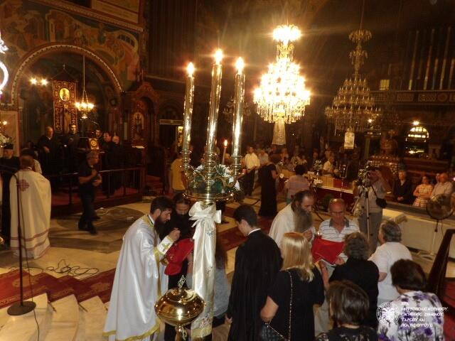 Κόρινθος: Κλήρος και λαός υποδέχθηκαν την Παναγία την Παραμυθία 