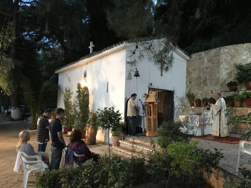Κηφισιά Τώρα: Ιερά Αγρυπνία στο ιστορικό παρεκκλήσι της Παναγίας Χελιδονούς
