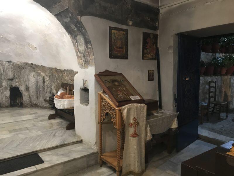 Κηφισιά Τώρα: Ιερά Αγρυπνία στο ιστορικό παρεκκλήσι της Παναγίας Χελιδονούς