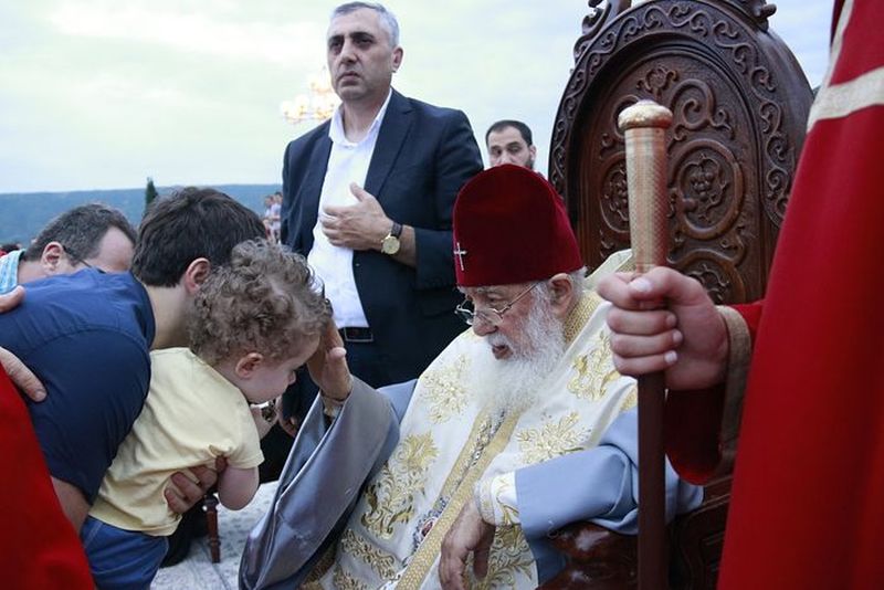 Νονός 36.000 παιδιών έγινε ο Πατριάρχης Γεωργίας Ηλίας