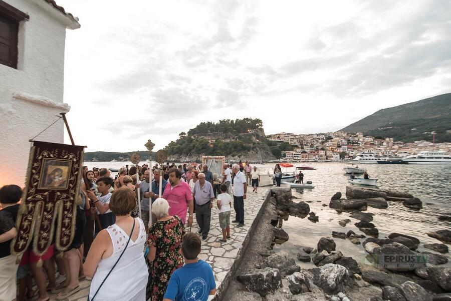 Μεταμόρφωση Σωτήρος: Με καΐκια η εικόνα της Παναγίας στο νησάκι της Πάργας