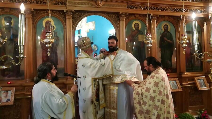 Ο Αρχιεπίσκοπος Ιερώνυμος στον εορτάζοντα Μητροπολίτη Μαντινείας