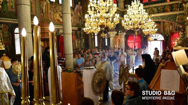 Ο Αργολίδος Νεκτάριος στην πρώτη παράκληση στην Παναγία στον Ιερό ναό Ευαγγελίστριας Ναυπλίου