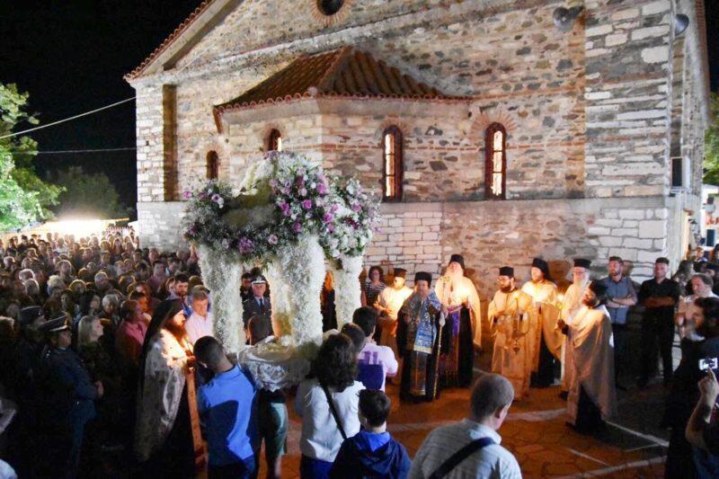 Χαλκιδική: Χιλιάδες πιστοί στο προσκύνημα της Παναγίας
