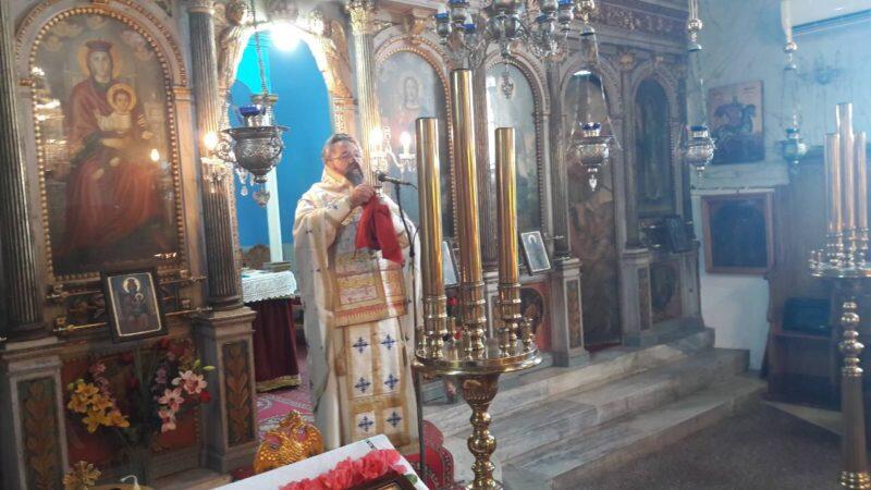 Η Κυριακάτικη Θεία Λειτουργία στον Ιερό Ενοριακό Ναό Αγίας Τριάδος Καλάμου