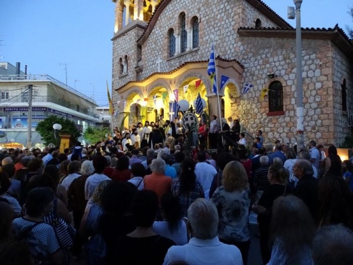Νέα Ιωνία: Πλήθος πιστών στη λιτάνευση της Ιεράς Εικόνας του Αγίου Ευσταθίου