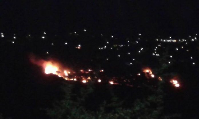 Φωτιά ΤΩΡΑ στην Κεφαλονιά - Εκκενώνεται χωριό