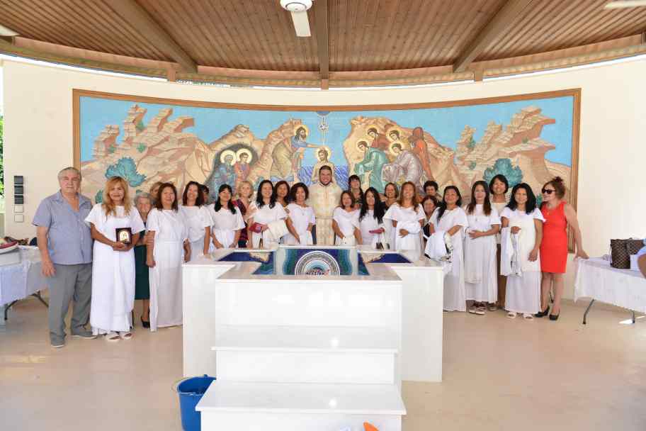 Ομαδική βάπτιση 12 ενηλίκων γυναικών από τις Φιλιππίνες στήν Μητρόπολη Ταμασού