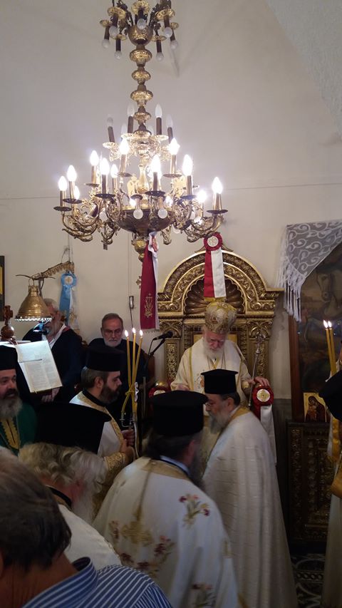Αγία Σοφία: Αρχιεπίσκοπος Κρήτης και εκατοντάδες πιστοί στον ομώνυμο Ιερό Ναό στην Κνωσό Ηρακλείου