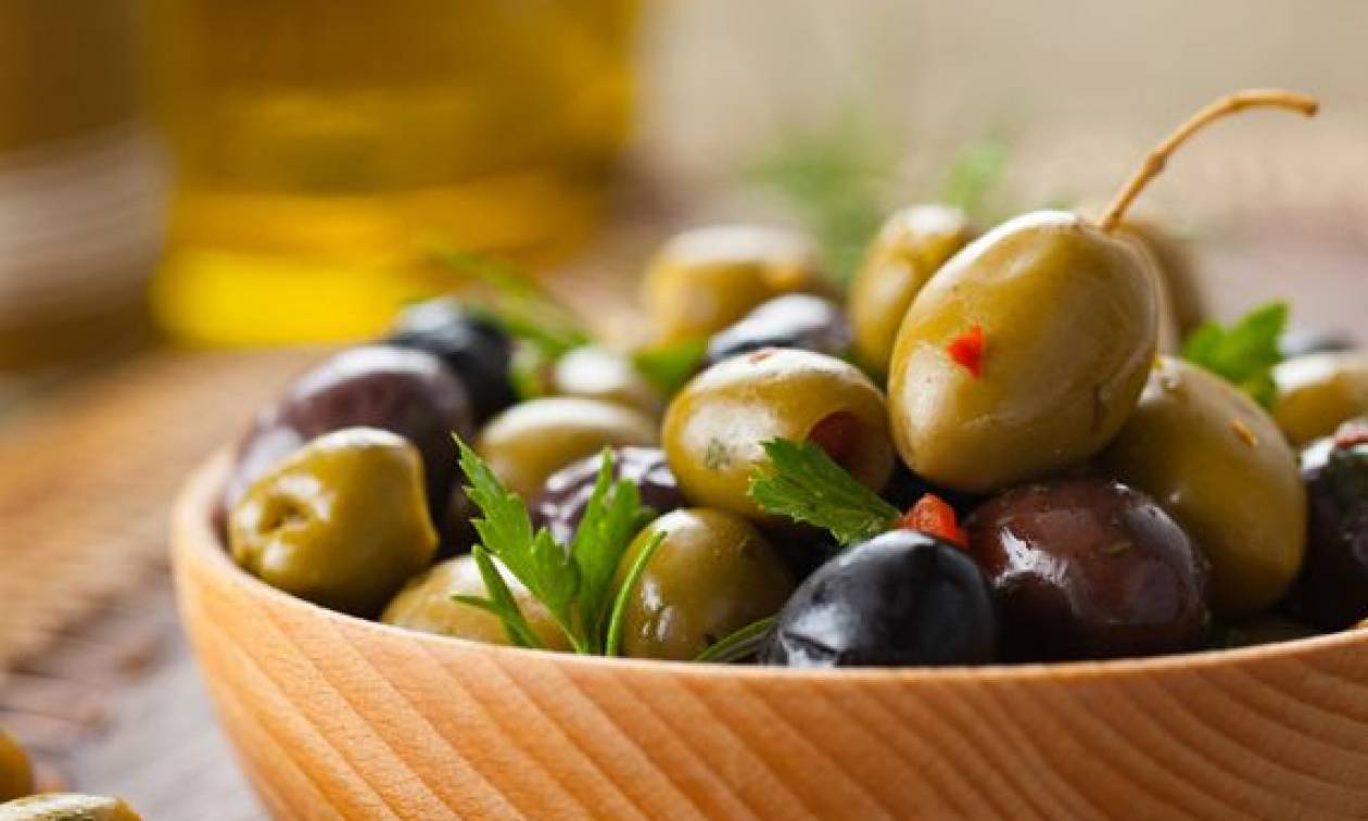 Мариновать маслины. Оливки в Испании. Фестиваль оливок в Испании. Оливки с медом.