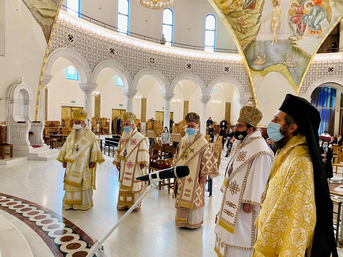 ευχές Ορθοδόξων Αλβανίας στον Αρχιεπίσκοπο Αναστάσιο