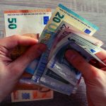 επιδόματα κοινωνικό μέρισμα χρήματα μετρητά ευρώ