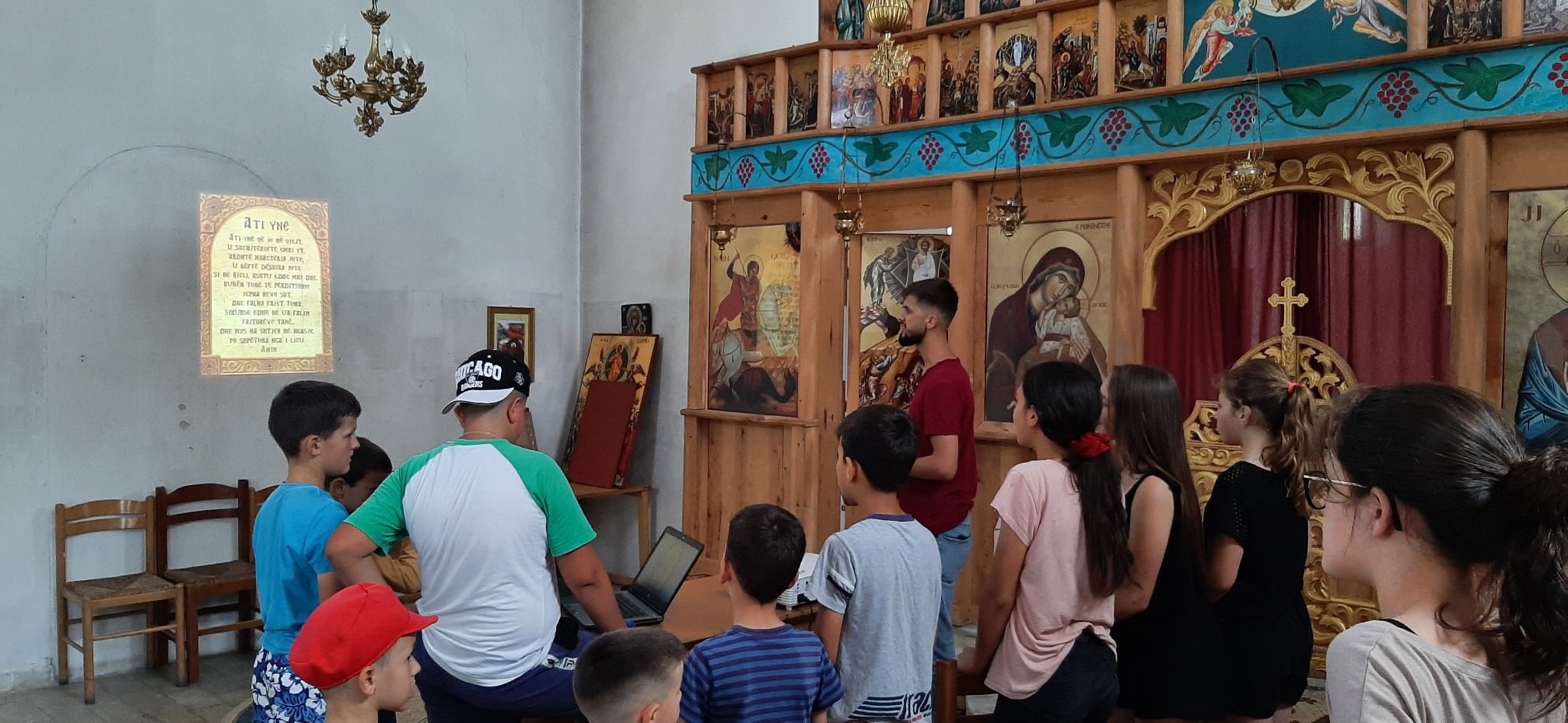 Εκκλησία Αλβανίας κατασκήνωση μικρά παιδιά