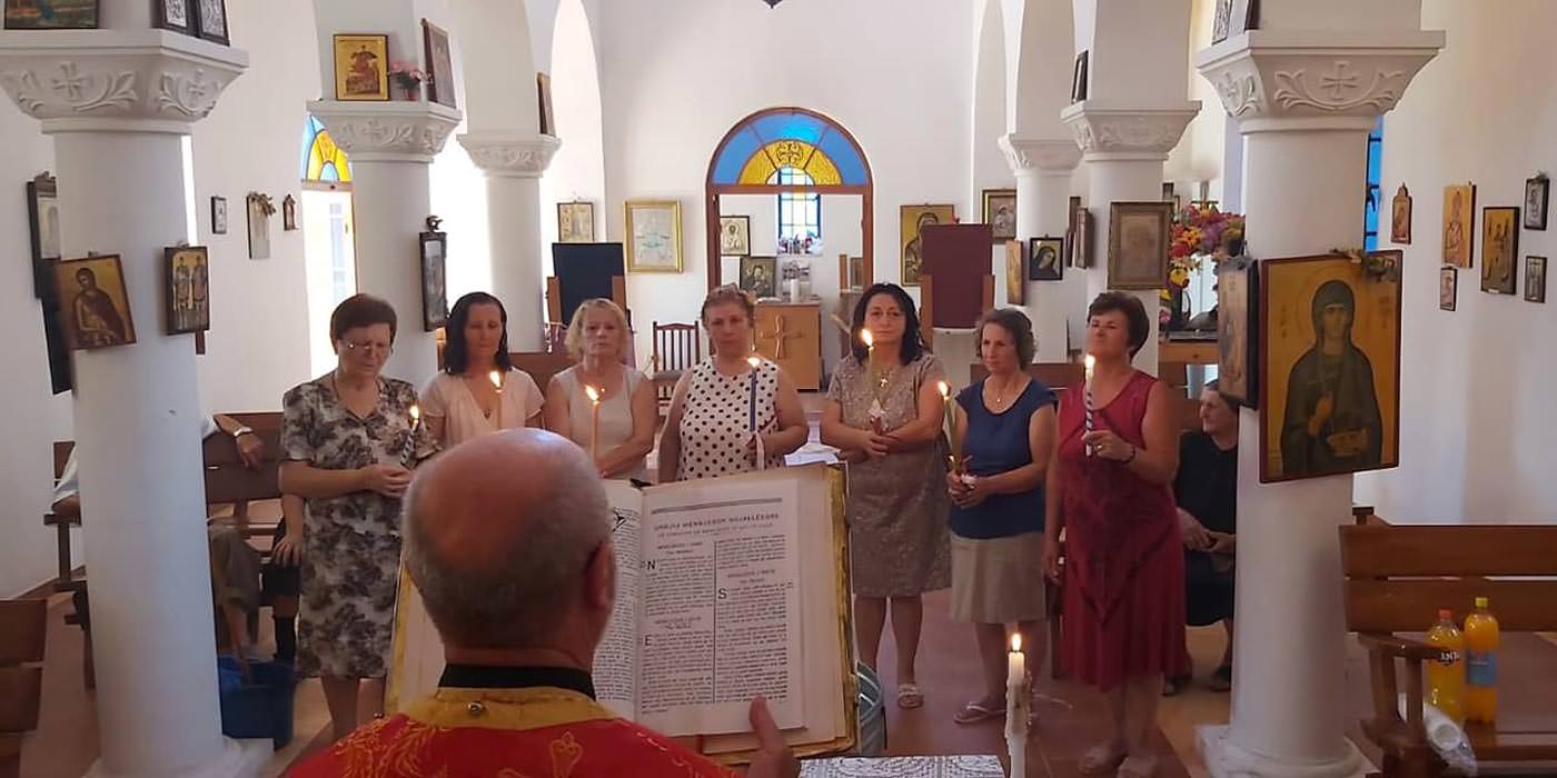 Βάπτισμα γυναικών σε χωριό στην Αλβανία
