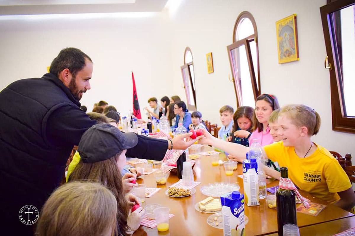 Αρχιεπίσκοπος Αναστάσιος υποδέχθηκε Ουκρανούς πρόσφυγες