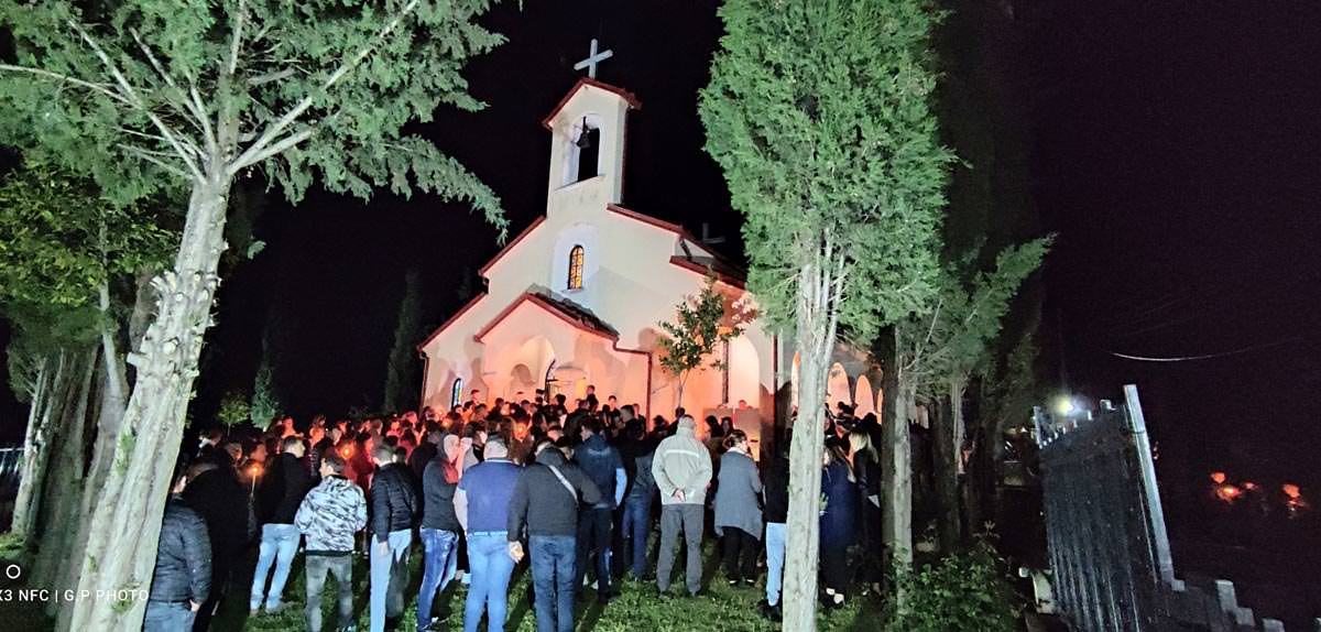 «Κρίστι Ουνγκιάλ» - «Χριστός Ανέστη» αντήχησε απ' άκρη σε άκρη της Αλβανίας