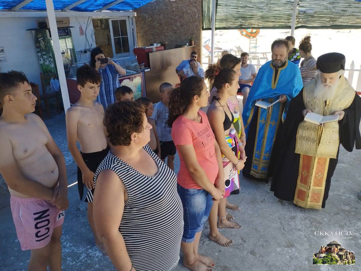 Βάπτιση σε θάλασσα Μητρόπολη Φίερι Αλβανία