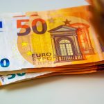 Μετρητά ευρώ Επίδομα χρήματα