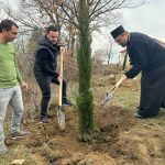 Φύτευση δένδρων Μητροπολίτης Ελμπασάν Αλβανίας