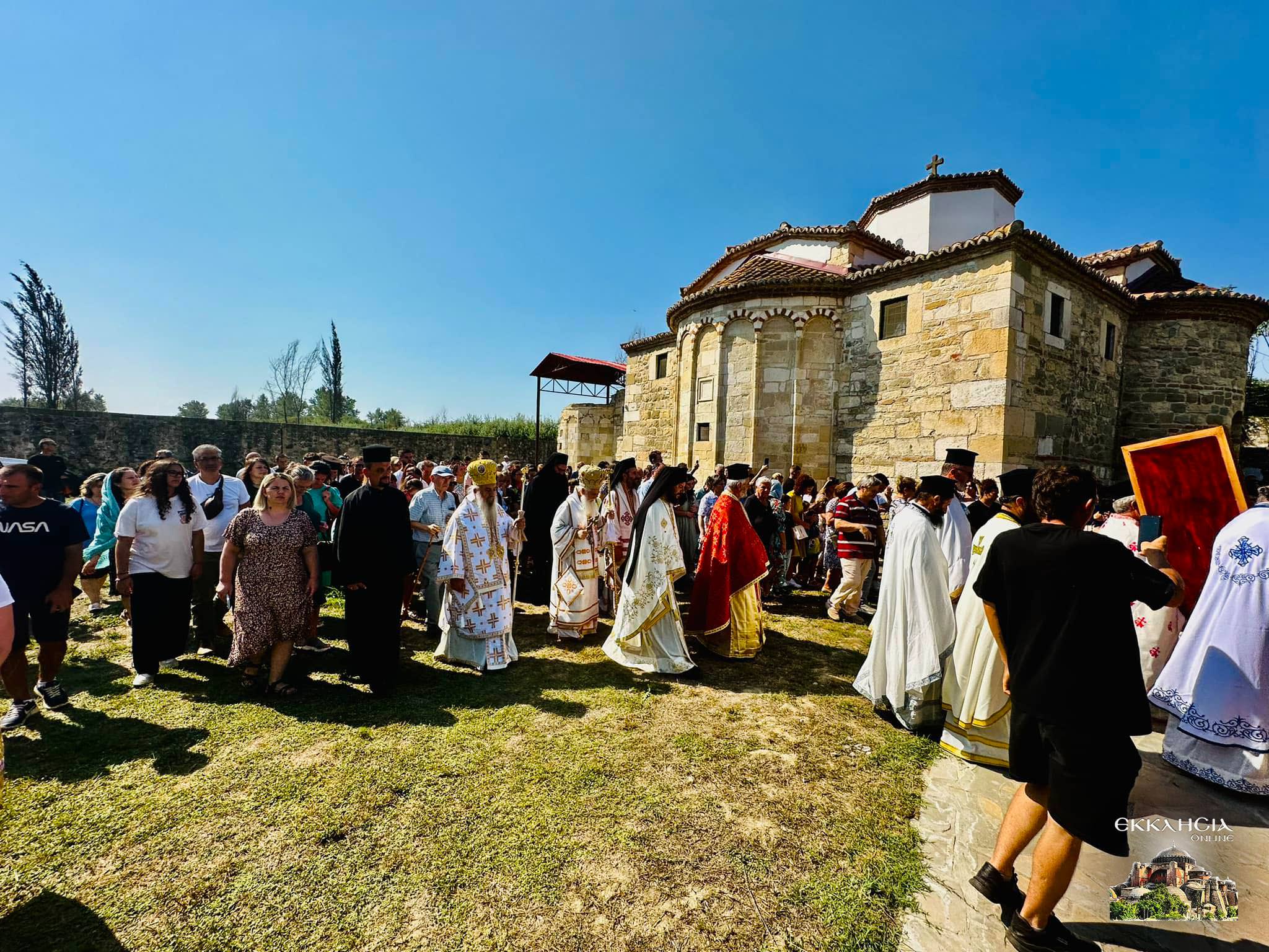 Λιτανεία εικόνας στο Κολικόντασι Αλβανίας του αγίου Κοσμά του Αιτωλού