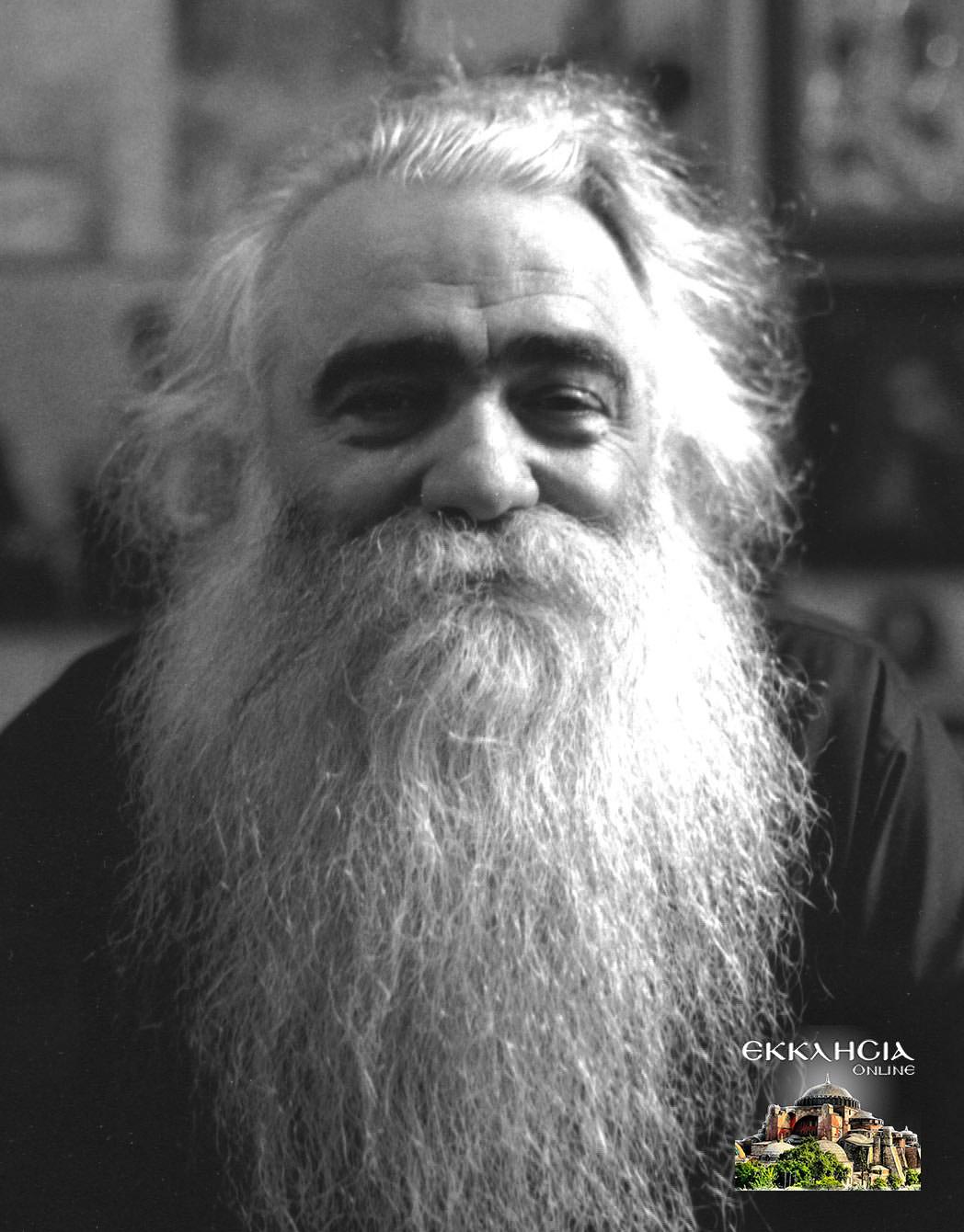 Ανανίας Κουστένης