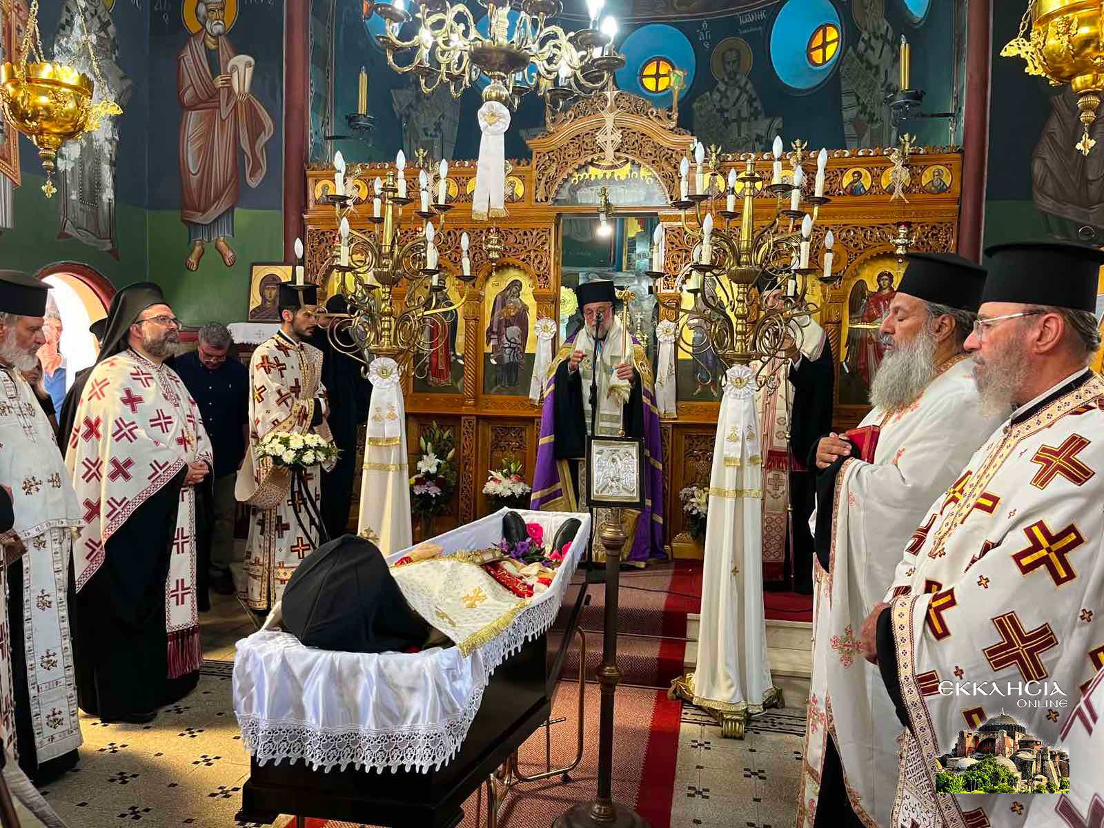 Εξόδιος Ακολουθία του μακαριστού Αρχιμανδρίτου Αθηναγόρου Παραδείση, στον Ιερό Ναό Αγίας Αικατερίνης Ρόδου