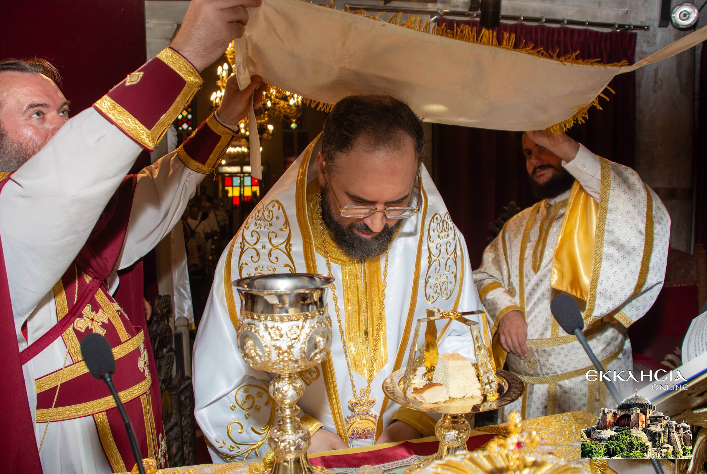 πρώτη Θεία Λειτουργία του Επισκόπου Ανδίδων κ. Ισιδώρου στον Ιερό Ναό Μεταμορφώσεως Σωτήρος στην Πλάκα